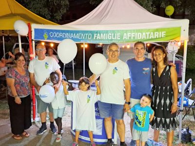 Una fotografia di gruppo fra i volontari di domenica sera